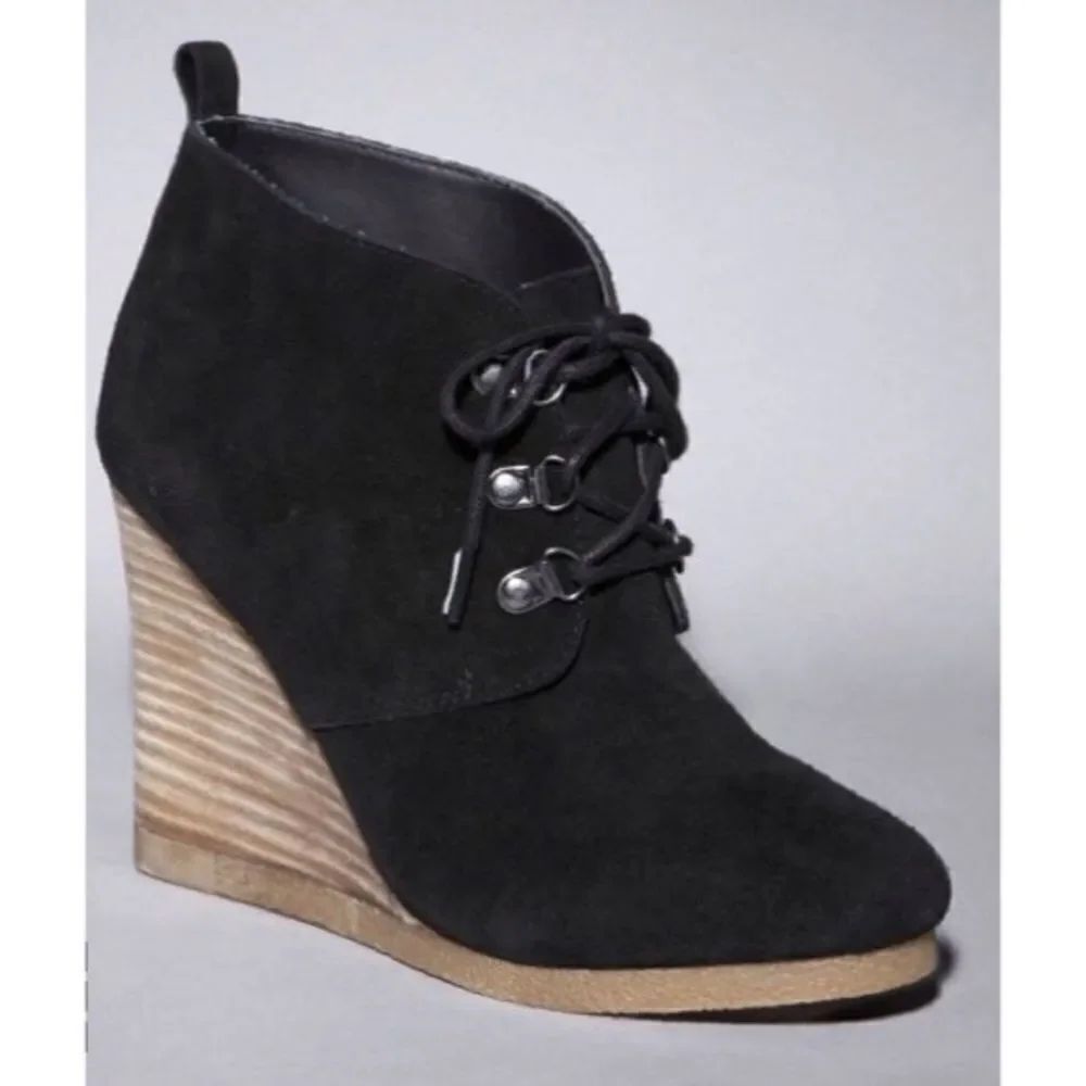 ✨Lace-up Wedge Booties✨